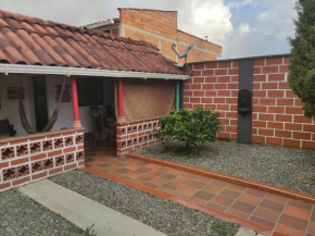 CASA- CABAÑA EL ROBLEDAL Guatape